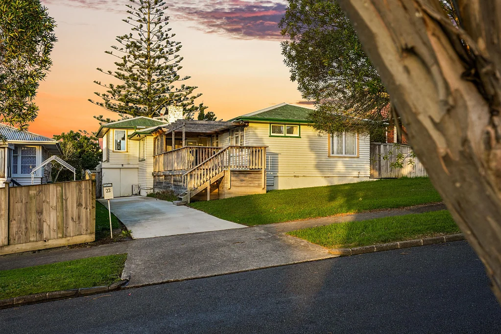 Blockhouse Bay 3Habitaciones Generations of Love, Yours Next