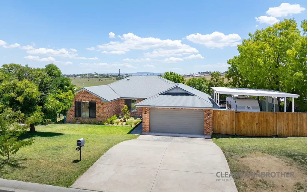 24 Sapphire Crescent, Kelso, NSW 2795