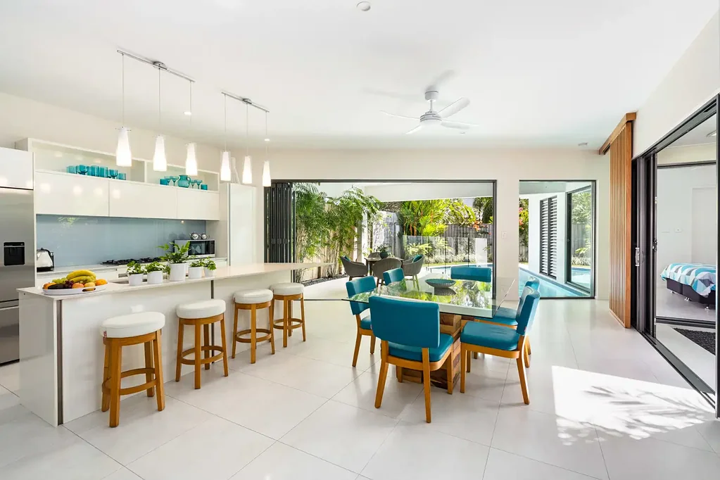 Palm Cove 3chambre Private tropical retreat, walk to the beach.