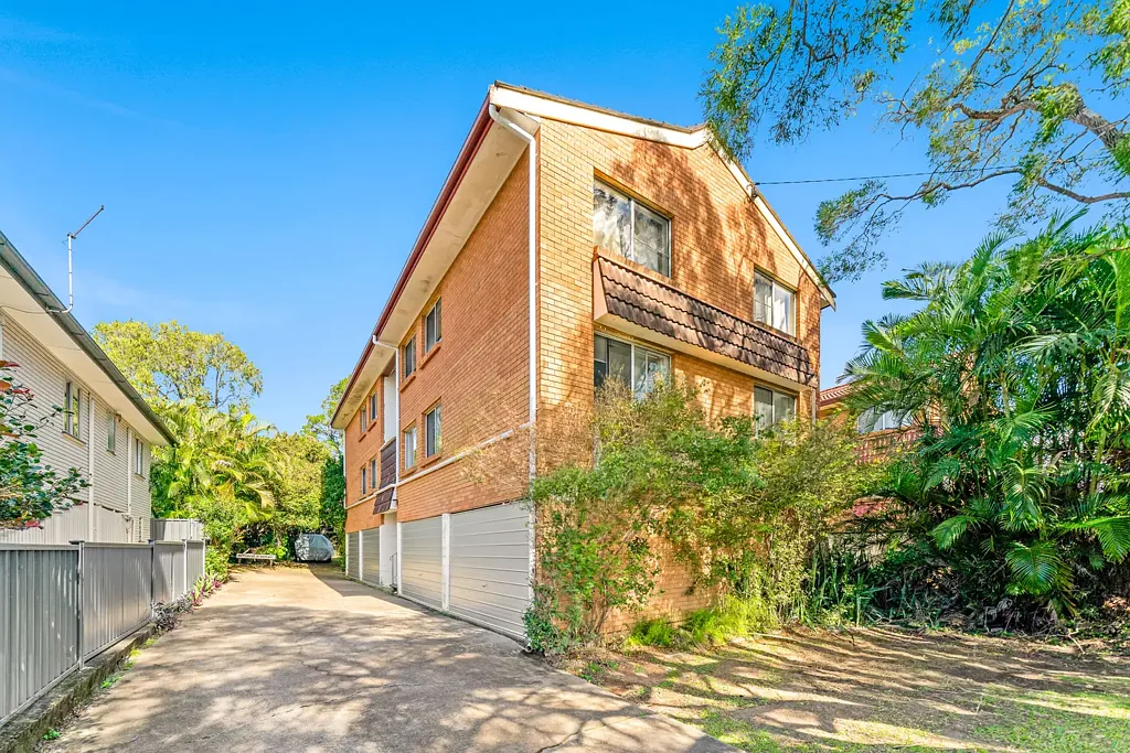 Moorooka 2房 Moorooka 中心时尚、低维护的生活 Stylish, Low-Maintenance Living in the Heart of Moorooka