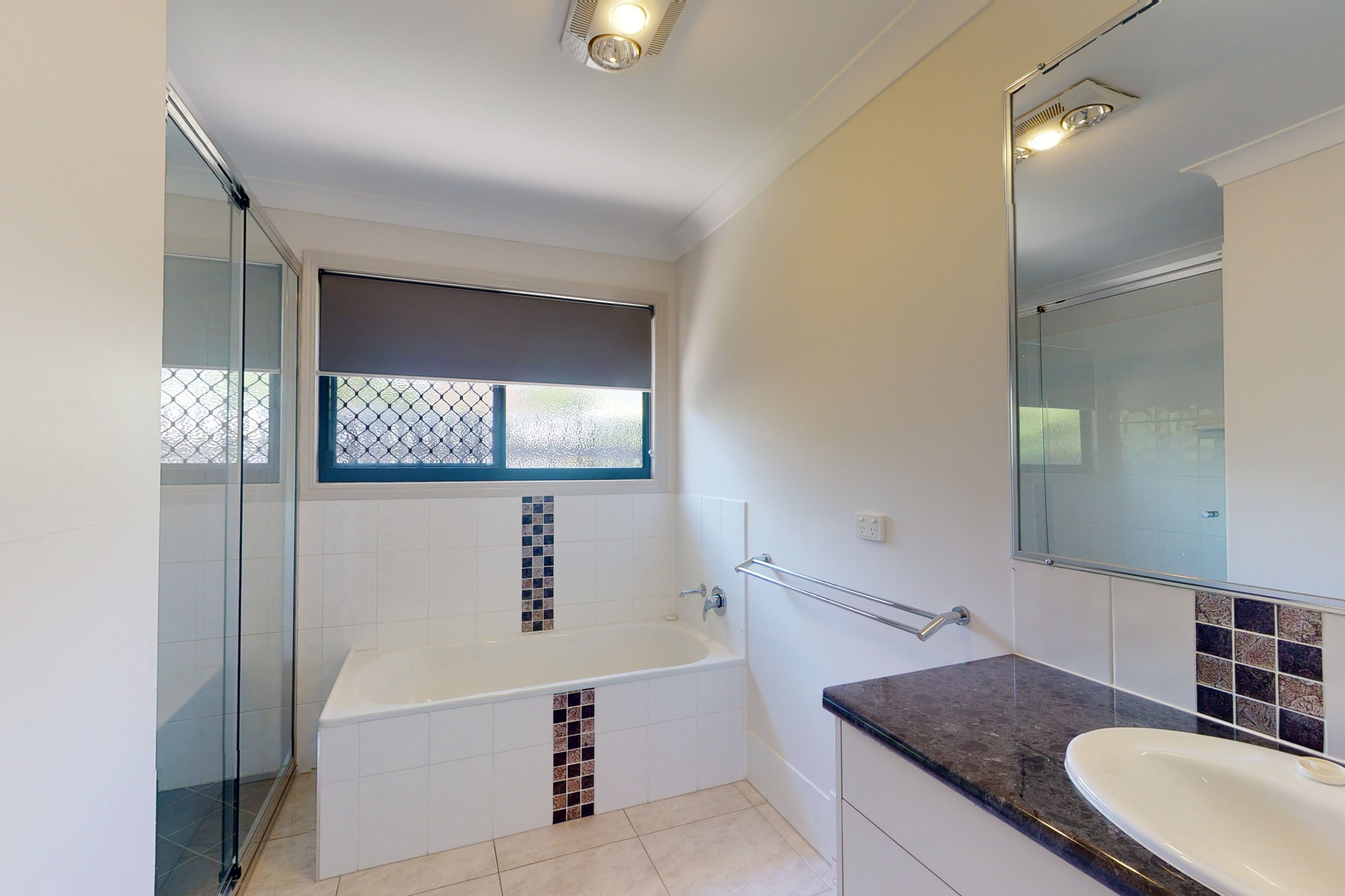 UNIT 3 23 MACAREE ST, BERSERKER QLD 4701, 0 Kuwarto, 0 Banyo, Unit