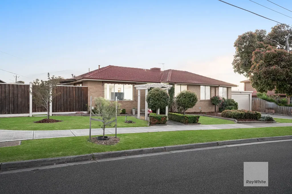 11 Townsend Avenue, Gladstone Park, VIC 3043