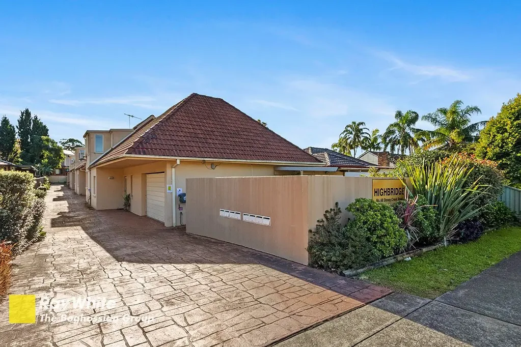 DEPOSIT TAKEN - Townhouse With Garage