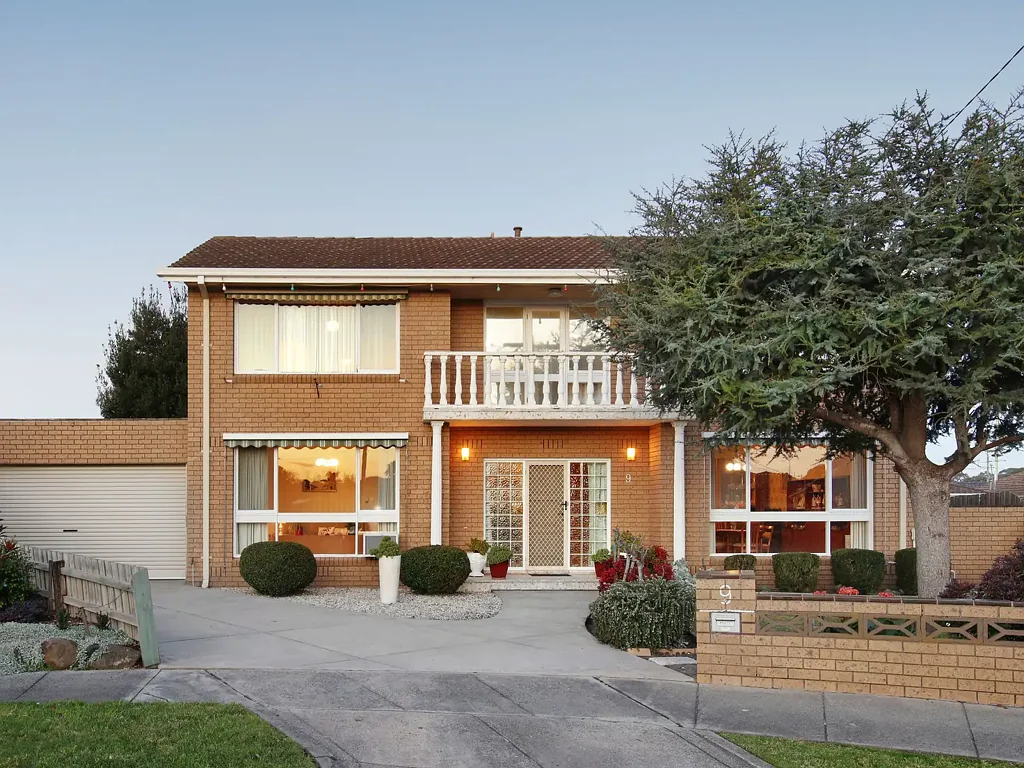 Oakleigh South 4Habitaciones Solid 1970s Craftsmanship on a Rare 742sqm in a Quiet Court