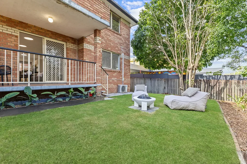 Chermside 2 Slaapkamer Ground Floor Living With Your Own Private Courtyard!