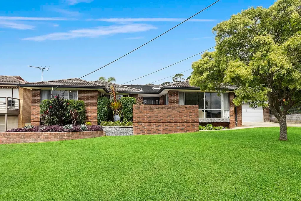 4 Euroa Place, Engadine, NSW 2233