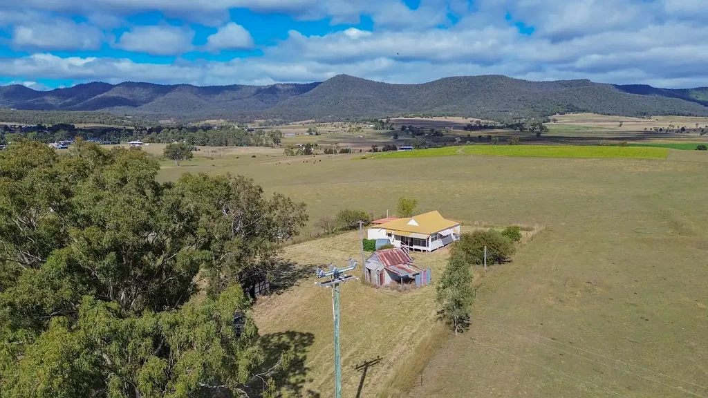 10443 Cunningham Highway, Maryvale, QLD 4370