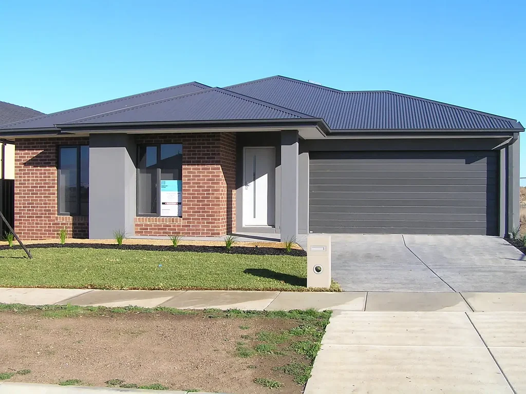 Lucas 4침실 Brand new quality home with all amenities nearby