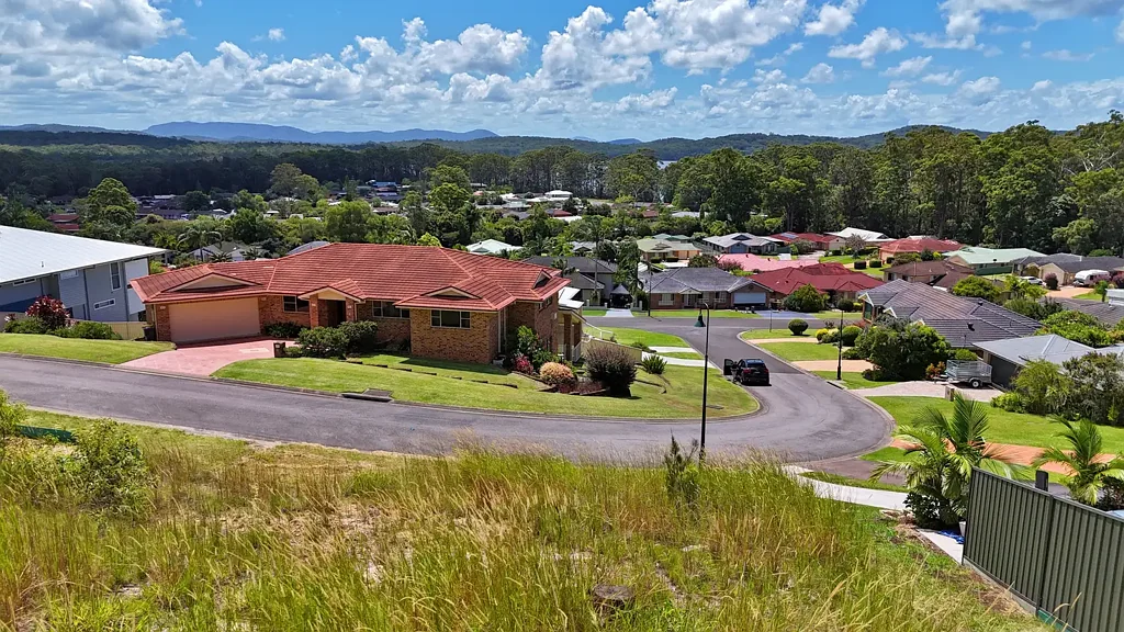 Lakewood Elevated land with views!