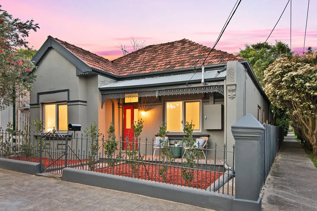 2/49 Newington Road, Marrickville, NSW 2204
