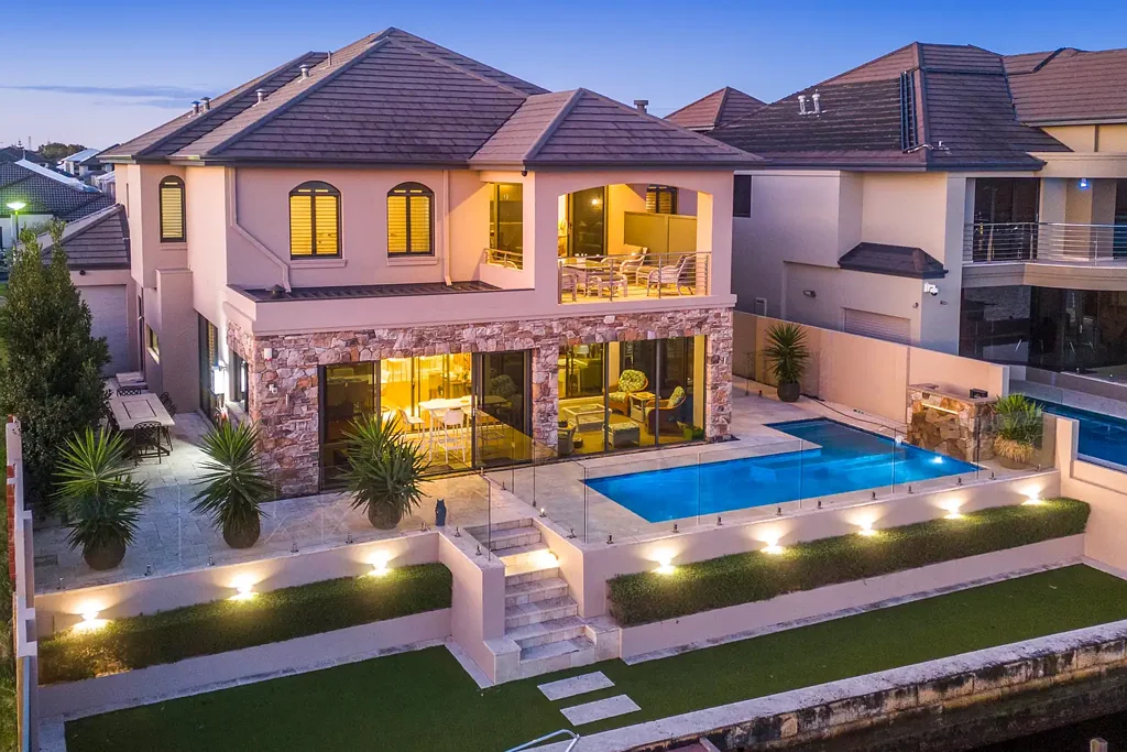 Dudley Park 4 Bedroom WHEN LUXURY MEETS THE CANALS