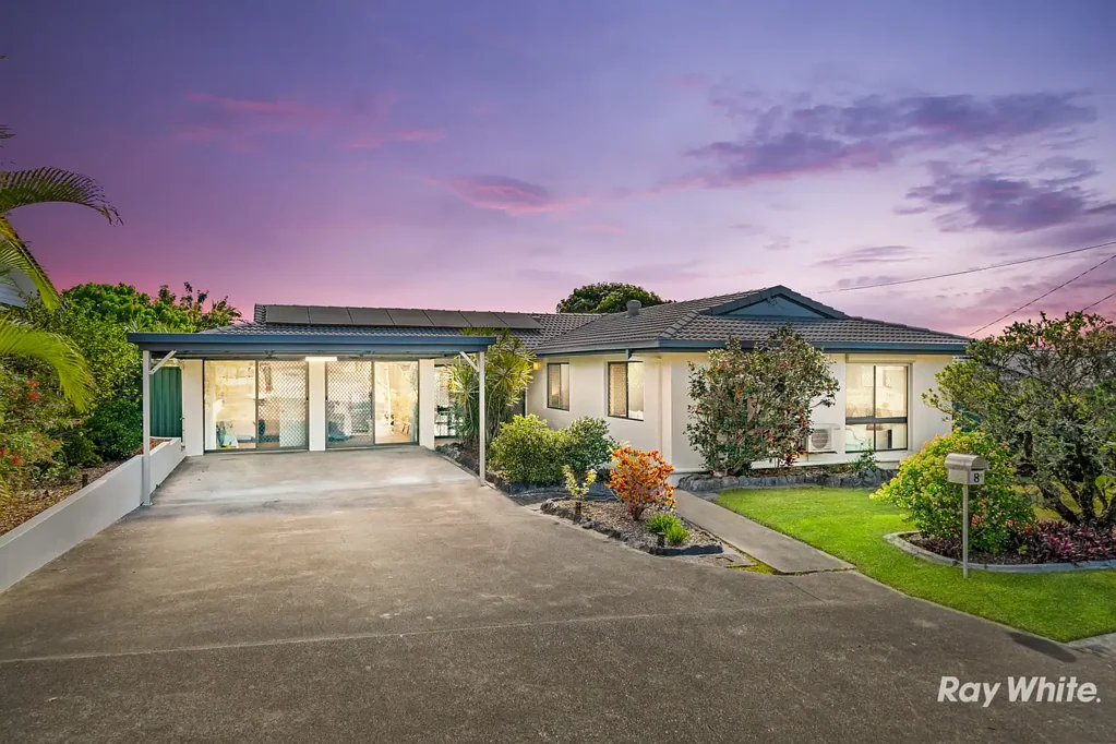 Springwood 3Zimmer More Than the Standard 3 Bed 2 Bath… Think Bonus '4th Bed, 3rd Bath', 10m Pool & Refreshed Home