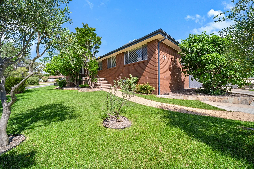33 Kalgoorlie Crescent, Fisher, ACT 2611