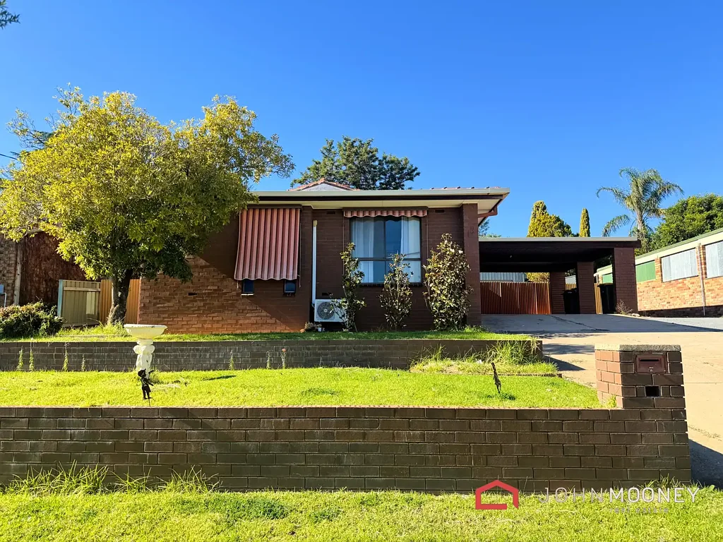 13 Malaya Dr, Tolland