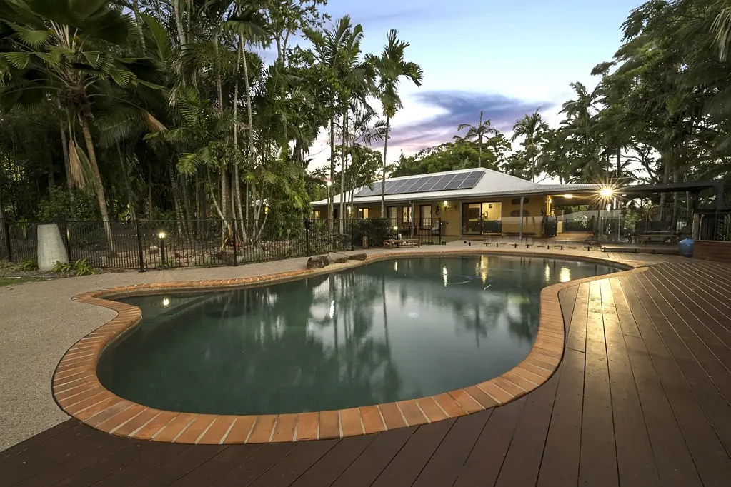 Eimeo 4房  Elevated Tropical Living in Eimeo