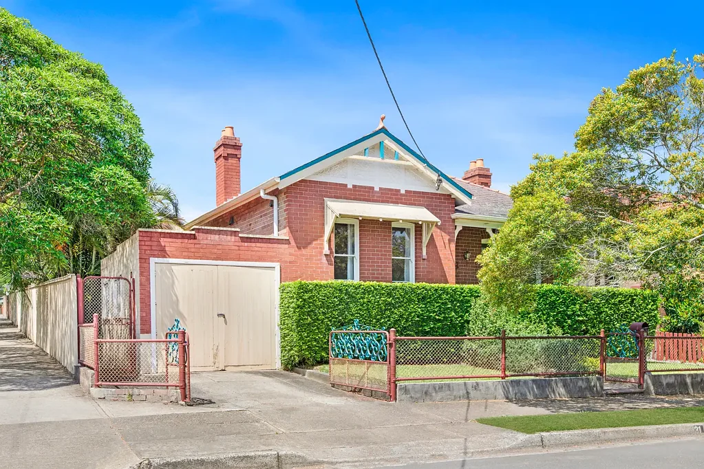Family Living in a Prime Location of Russell Lea