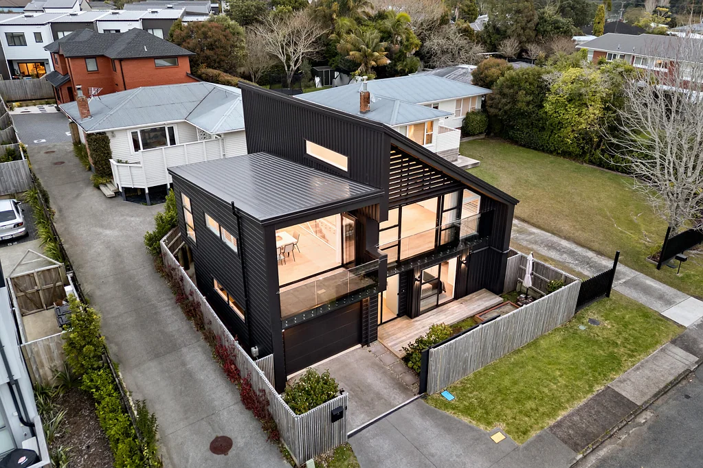 Te Atatu Peninsula 4कमरा Motivated Vendors - Your Offer Could Secure It