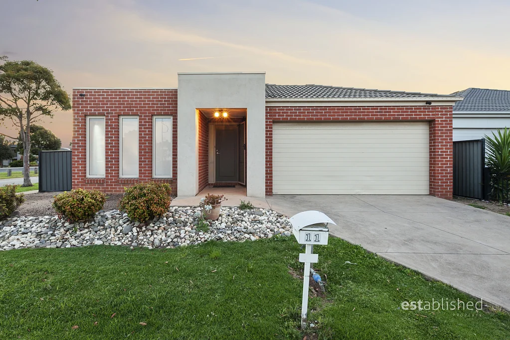 11 Pearce Circuit, Point Cook, VIC 3030