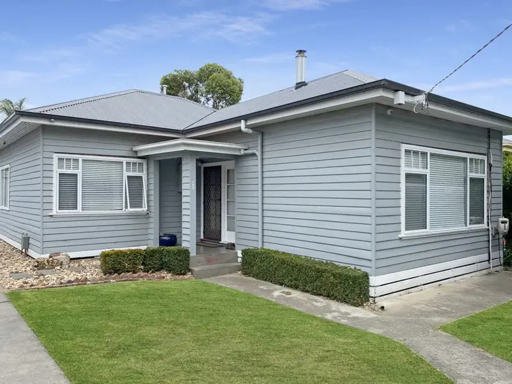 Very Neat Home On Kay