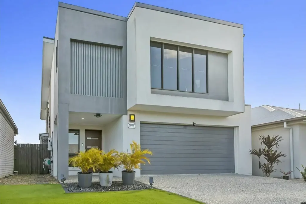 Stunning 4-Bedroom Family Home with Water Views & Prime Location!