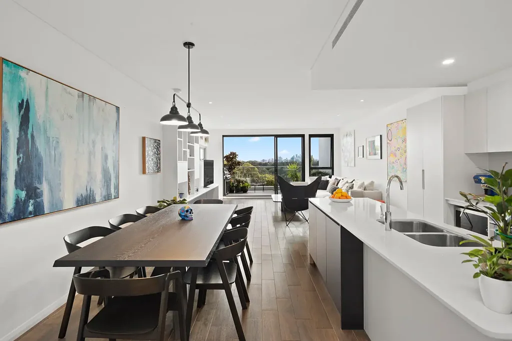 Pagewood 2ਬੈੱਡਰੂਮ Penthouse Style 150SQM Two Bedroom + Study Apartment With Truly Breathtaking City Skyline & Golf Course Views