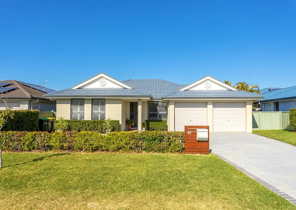 42 Bluehaven Drive, Old Bar, NSW 2430