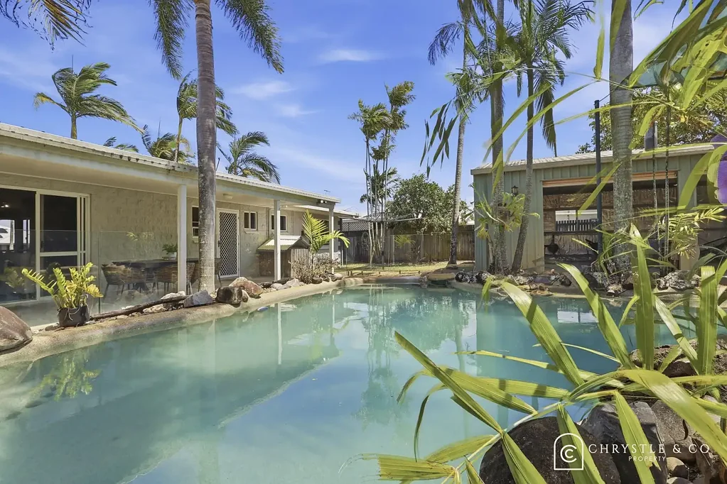 Andergrove 4બેડરૂમ Poolside Living with Space to Spare