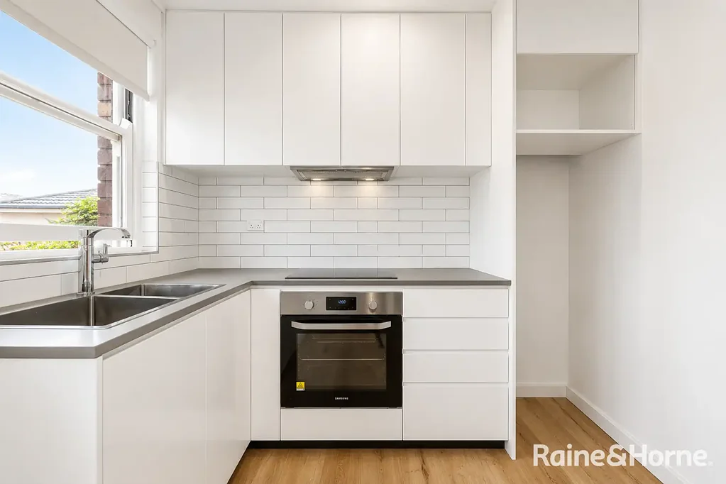 Modern Two-Bedroom Apartment in Kingsford!