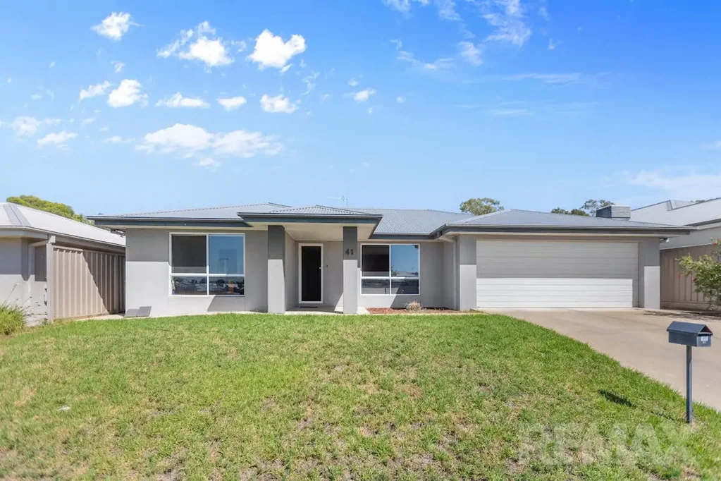 41 Strickland Drive, Boorooma, NSW 2650