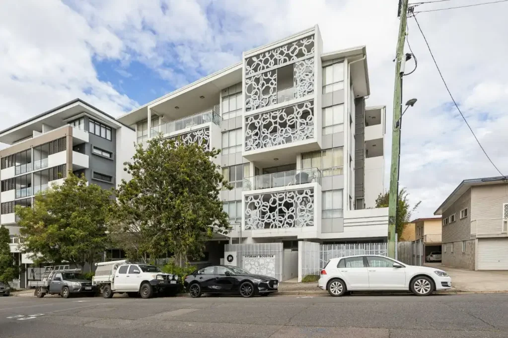 Lutwyche 2ห้องนอน Modern High-Rise Apartment with a 30m2 Balcony in the Centre of Lutwyche!