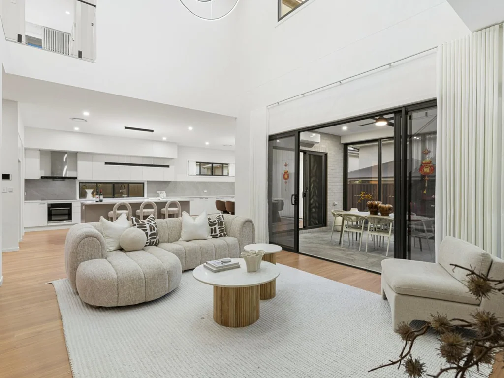 Sunnybank Hills 5房 规模，精致与无缝双居住 Scale, Sophistication & Seamless Dual Living