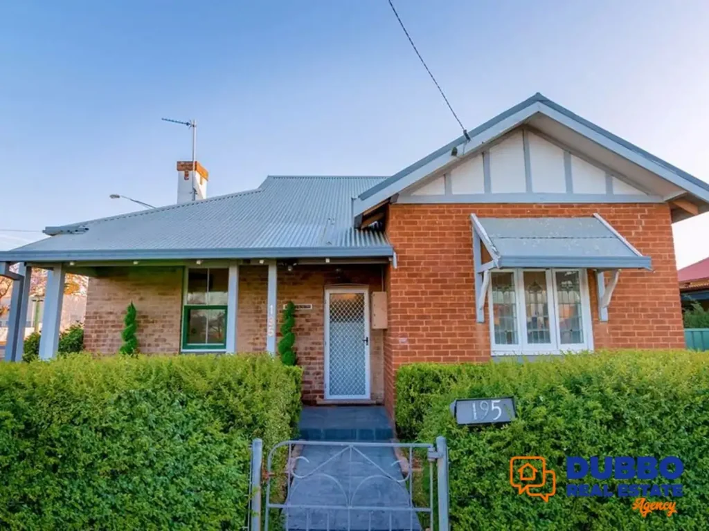 FURNISHED FOUR BEDROOM HOME IN CENTRAL DUBBO