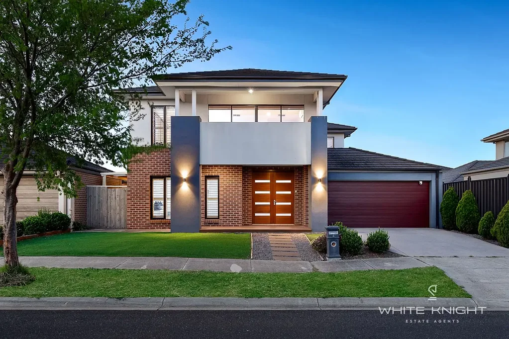 Burnside 6Zimmer 3 MASTERS- TOTAL 4 SHOWERS -A 52 sq, 512sqm CAPTIVATING ABODE IN MODEINA-READY TO MOVE IN!