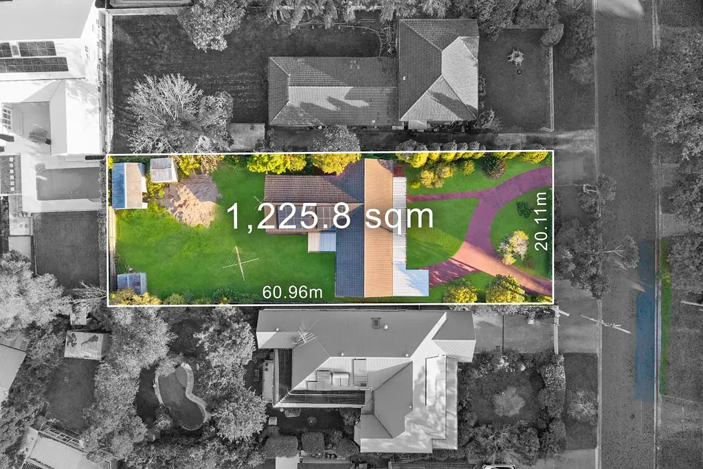 Turramurra 4ห้องนอน Prime East-Side Opportunity – 1,225.8sqm with Duplex Potential (STCA)