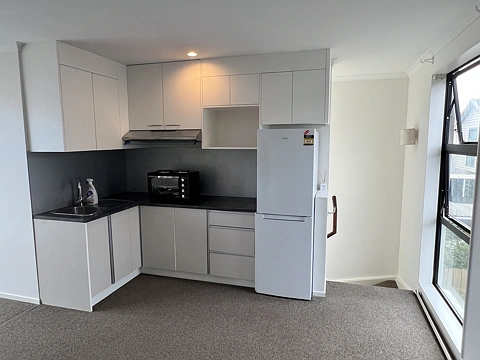 Studio Loft in Prime Location - Private & Peaceful
