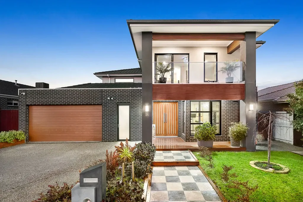 24 Thoroughbred Drive, Clyde North, VIC 3978