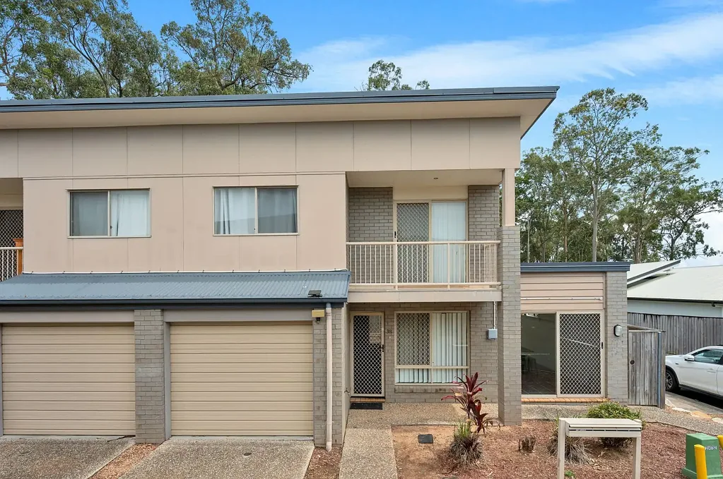 Calamvale 4部屋 Spacious Modern Townhouse in Prime Calamvale Location
