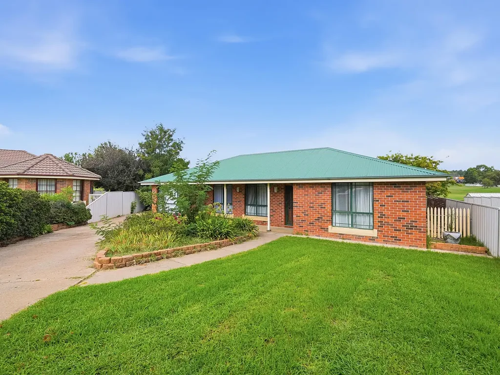 4-Bedroom Family Home in Quiet Windradyne Cul-de-Sac