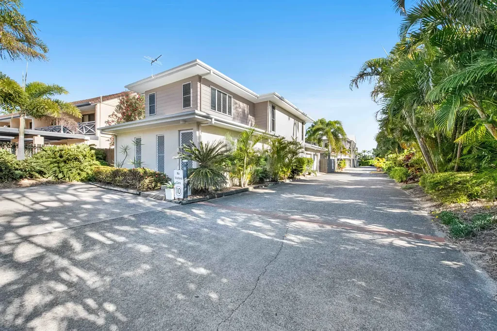 East Mackay 4침실 Your Beachside Resort Lifestyle Awaits…