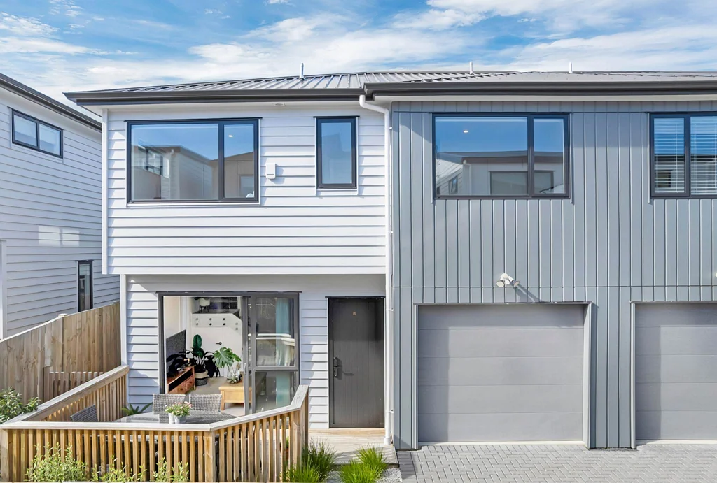 Pakuranga Heights 4房  Spacious Design with Two Living Areas!