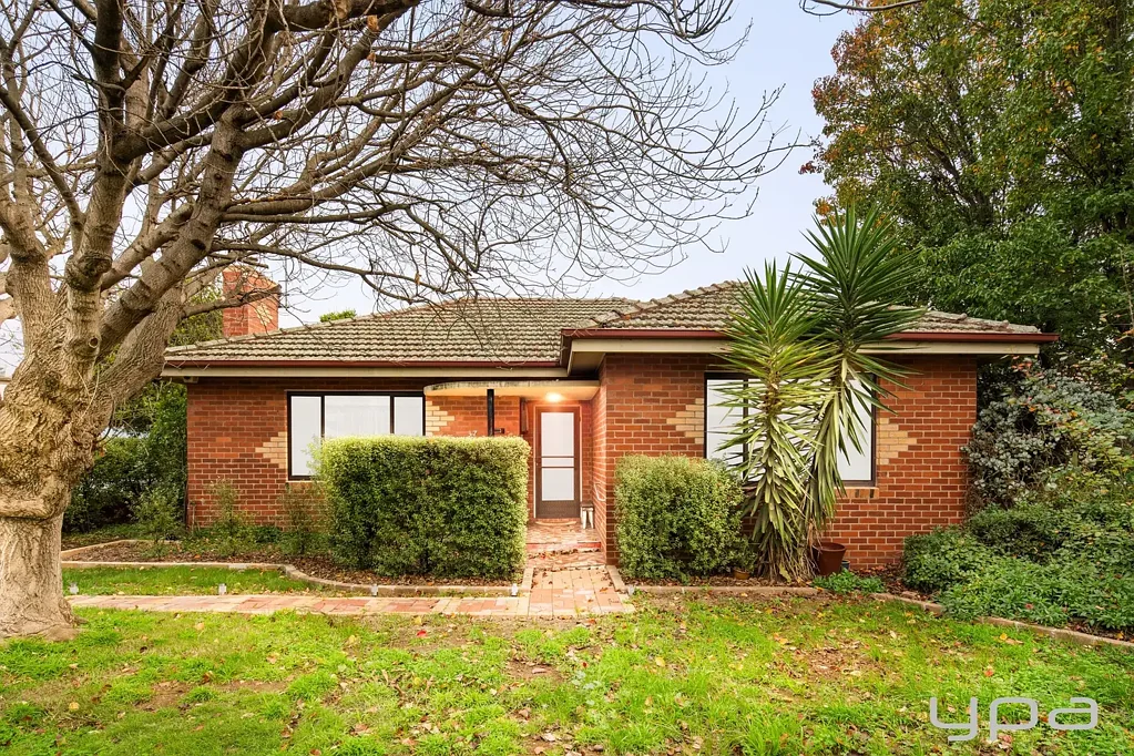 Werribee 3ห้องนอน INVESTORS DREAM WITH PARAMOUNT POSITION AND ACTIVITY CENTRE ZONED!