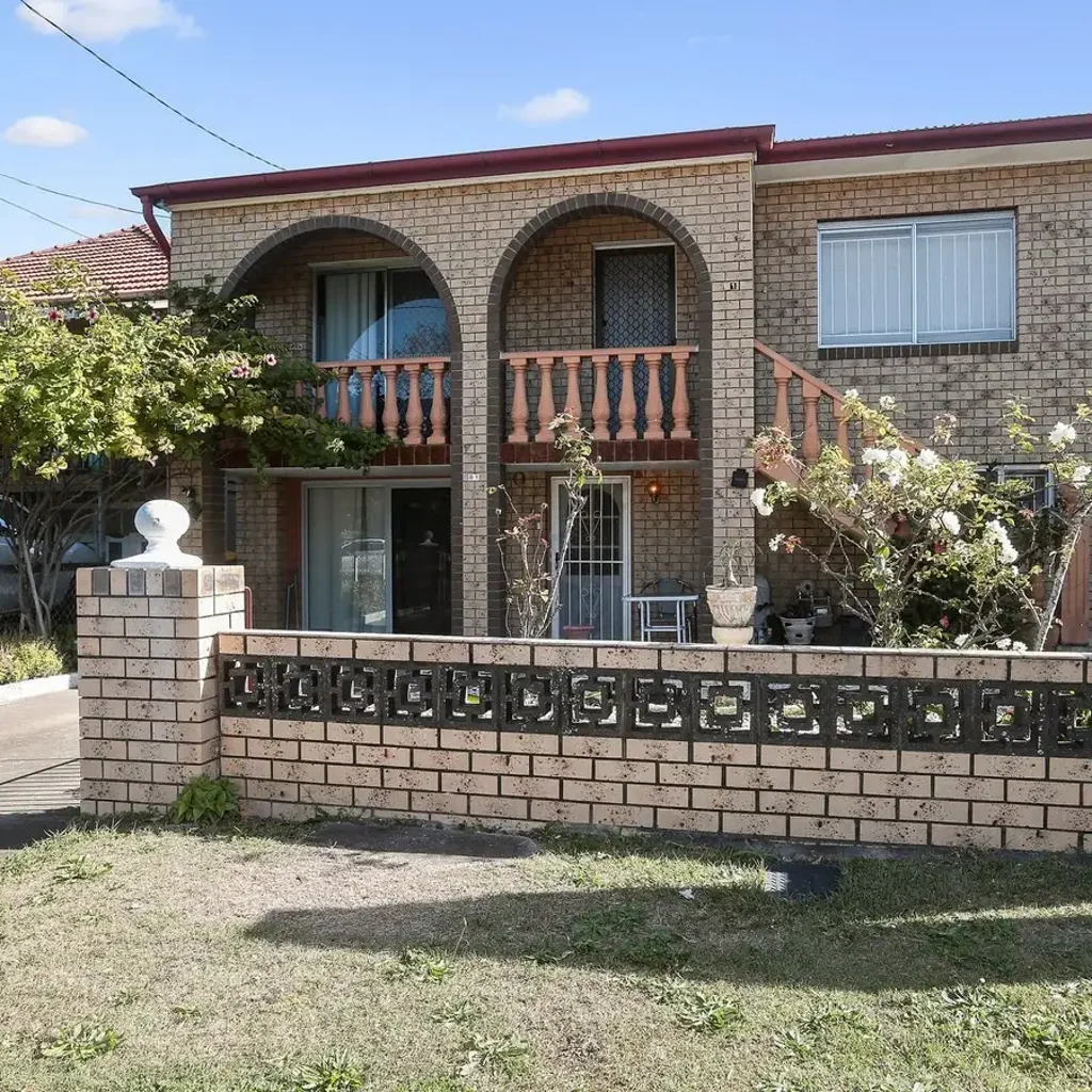 Charming Home in Vibrant Greenslopes!