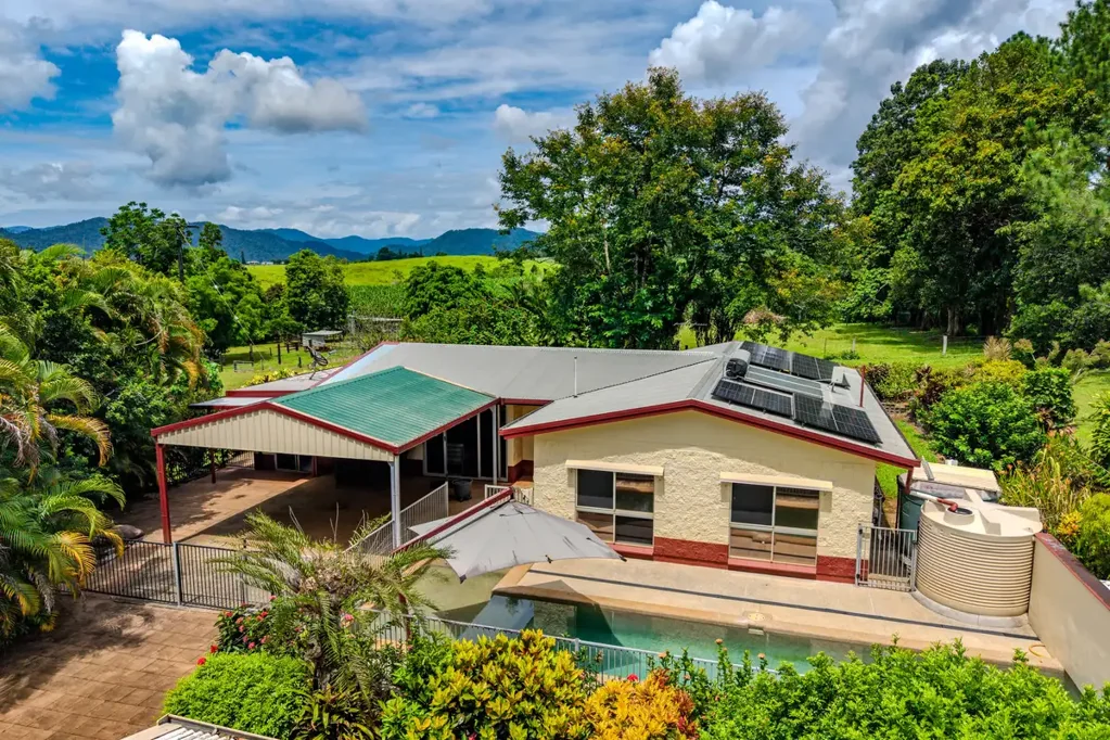 Utchee Creek 4房  Escape to Paradise: Your Dream Home Awaits at Utchee Creek!