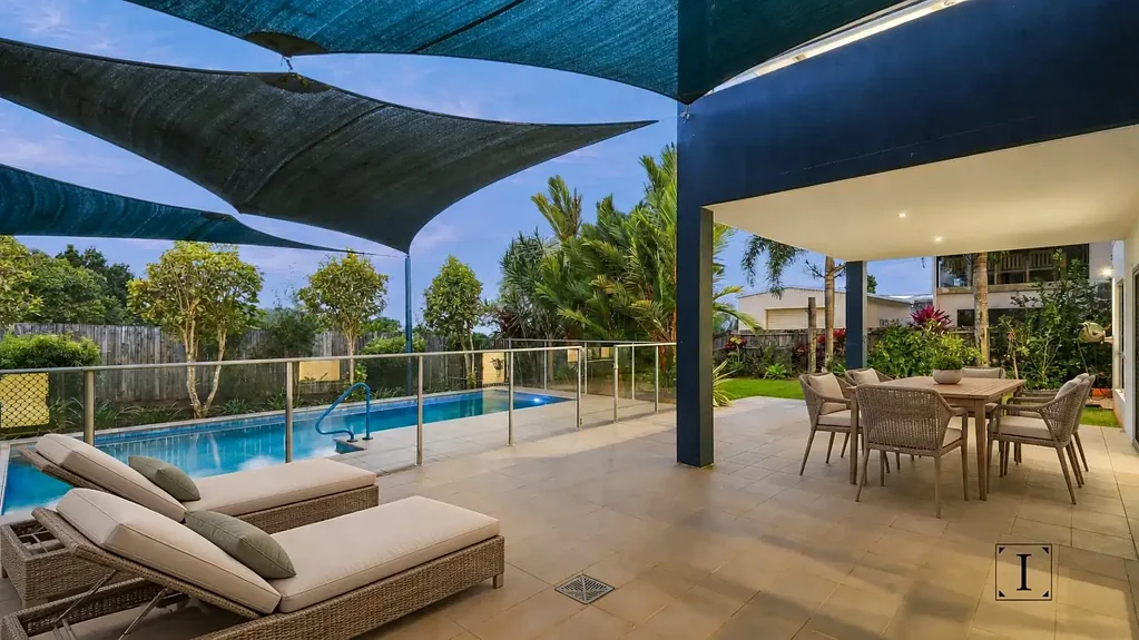 Mount Sheridan 4ਬੈੱਡਰੂਮ Architectural Sophistication Meets Resort Style Living