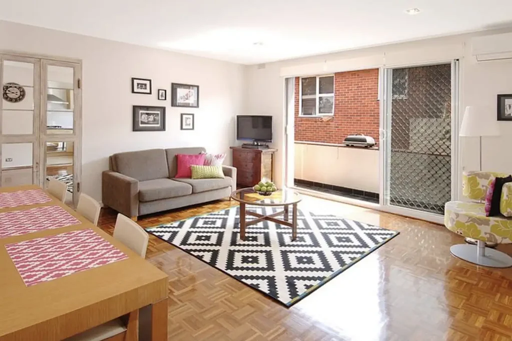 Great top floor location