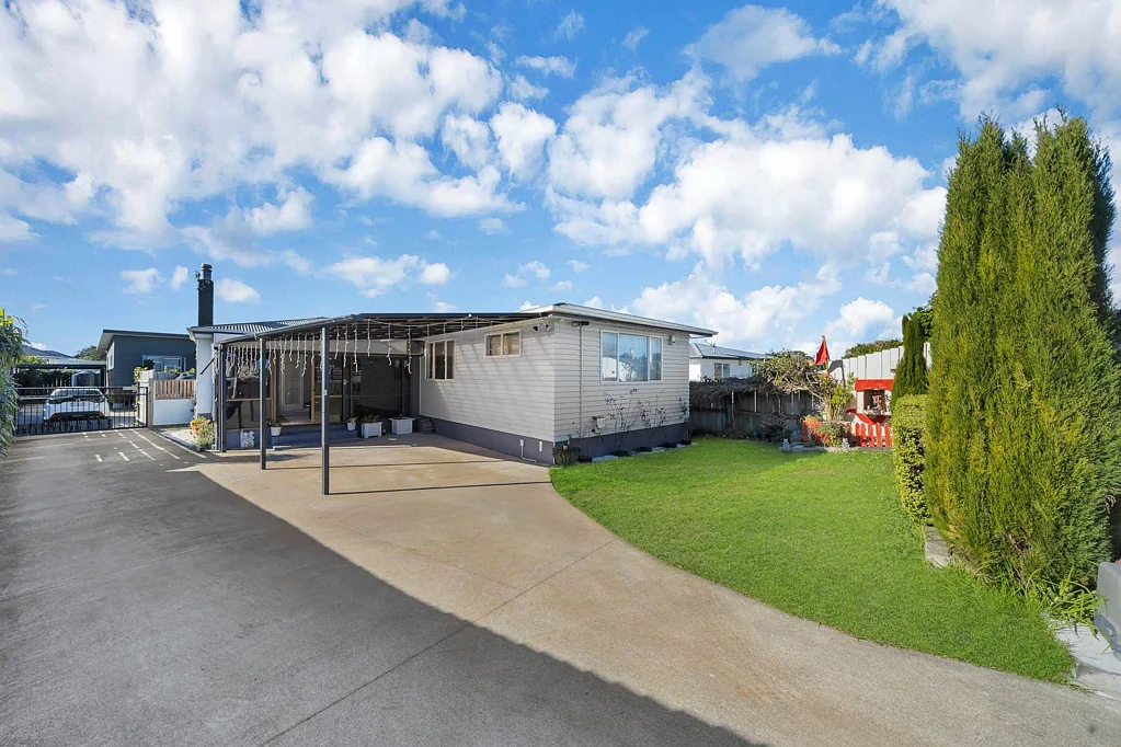 Manurewa 3침실 Secure Family Living with Modern Comfort