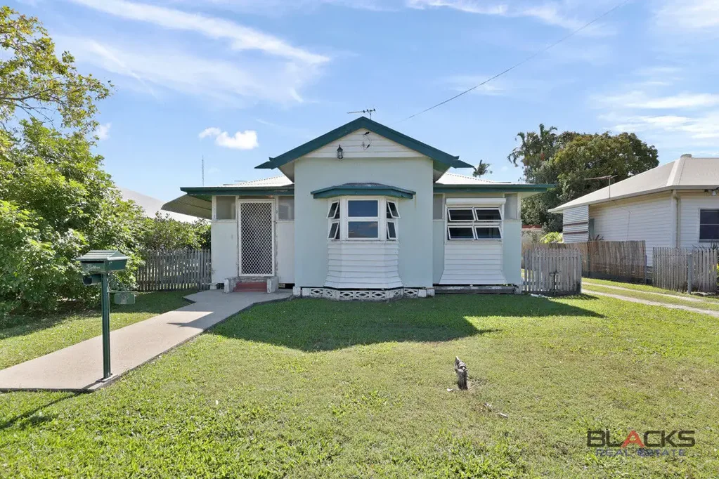 North Mackay 2 Slaapkamer Charming Renovated Cottage in a Prime North Mackay Location