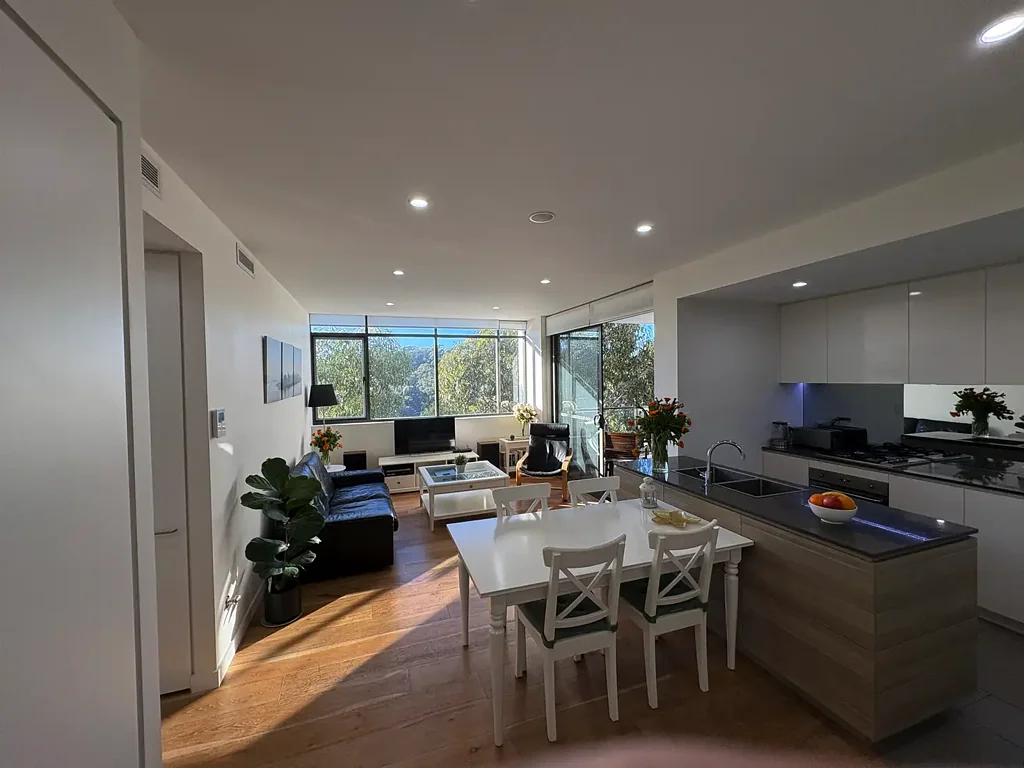 Lane Cove 2 Bedroom Peaceful Waterside Living with Stunning Burns Bay Views