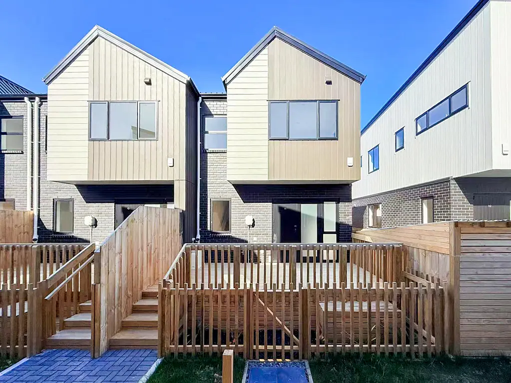 Onehunga 3Kwarto Corner Unit in Onehunga - Just $700,000!