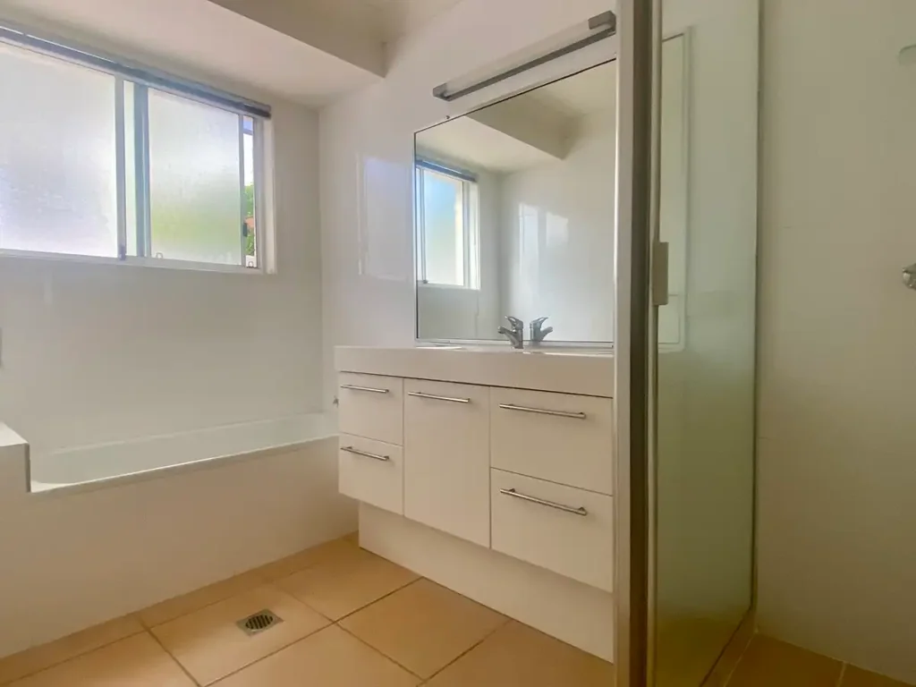 Private duplex in popular Paradise Point